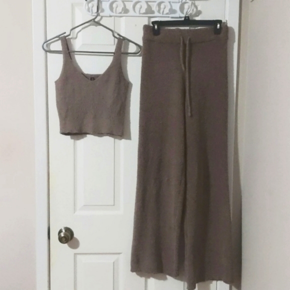 DESIGN LAB CLOTHING COZY SET - Picture 2 of 3